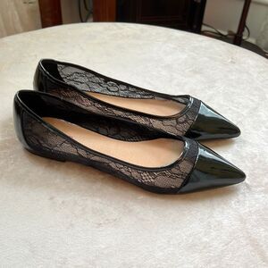 EUC Just Fab Sz 8 Classic Black Patent Lace Accent Flats